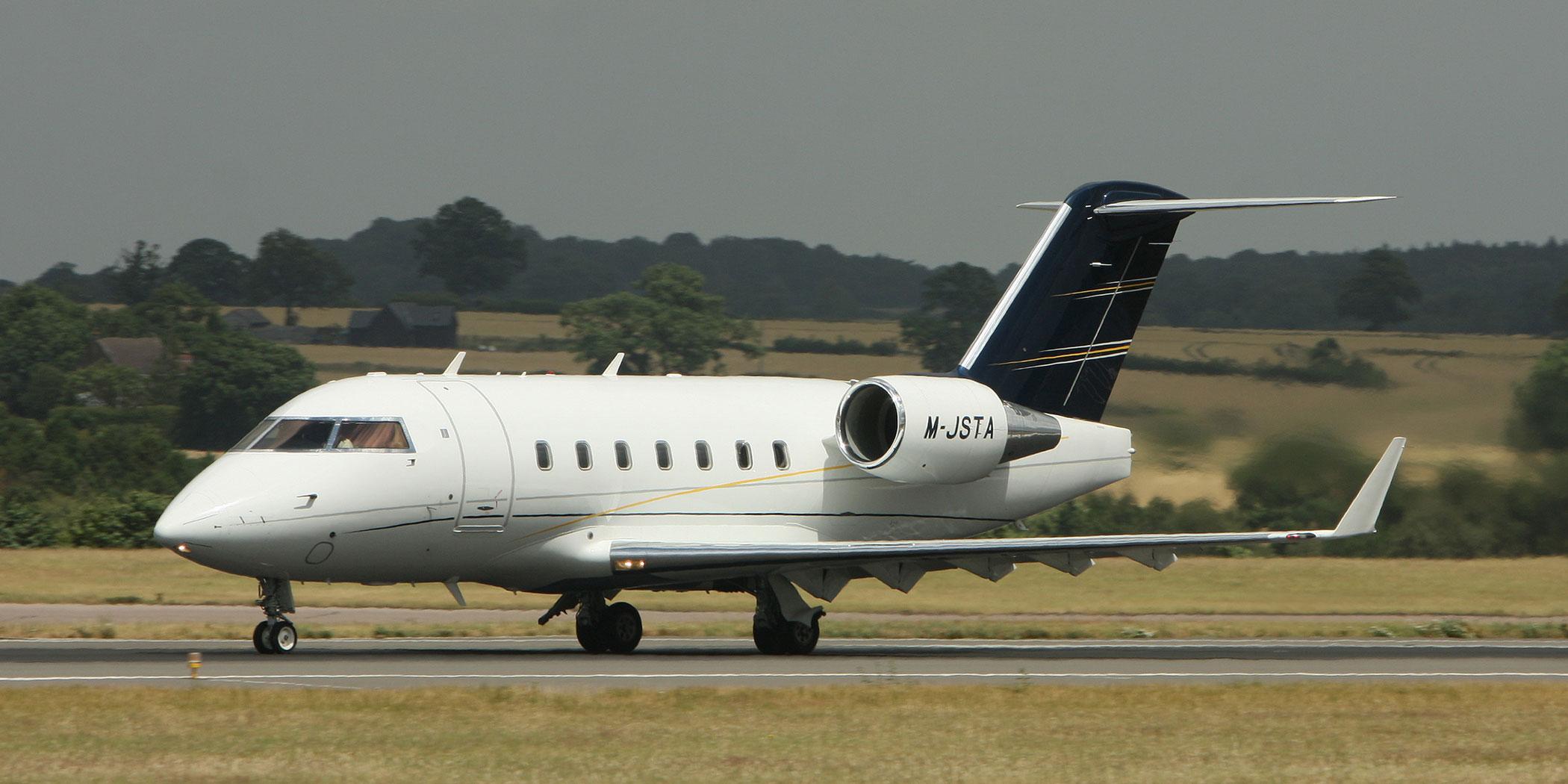 Bombardier 604 Challenger Photo: Barry Ambrose